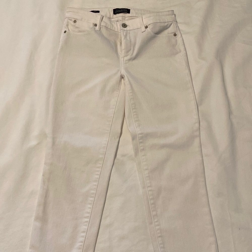 White crop jeans